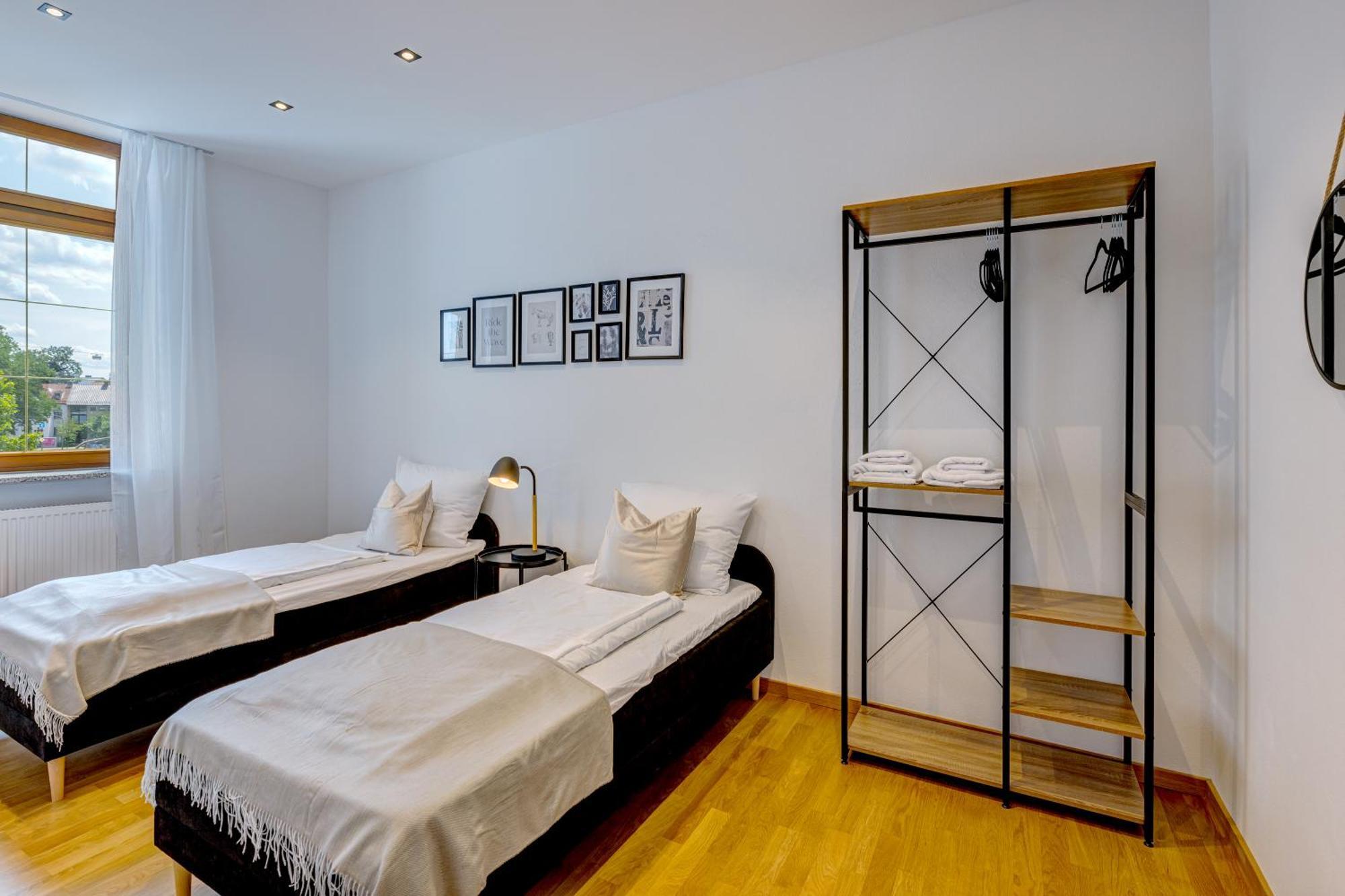 Kaza Guesthouse, Centrally Located 2 & 3 Bedroom Apartments In Augsburg Exterior photo