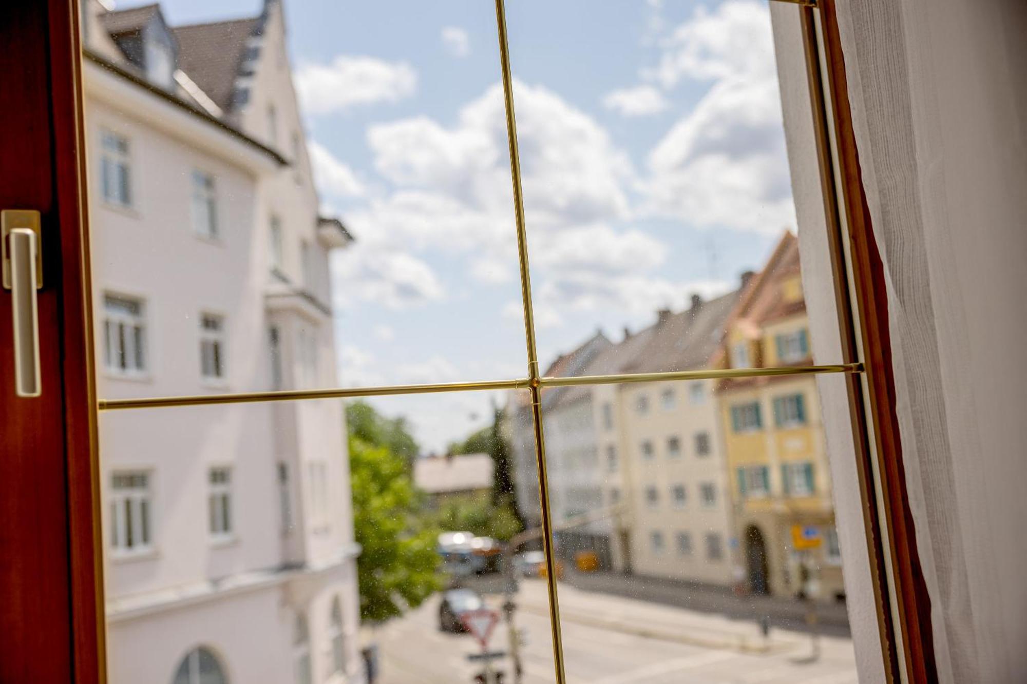 Kaza Guesthouse, Centrally Located 2 & 3 Bedroom Apartments In Augsburg Exterior photo